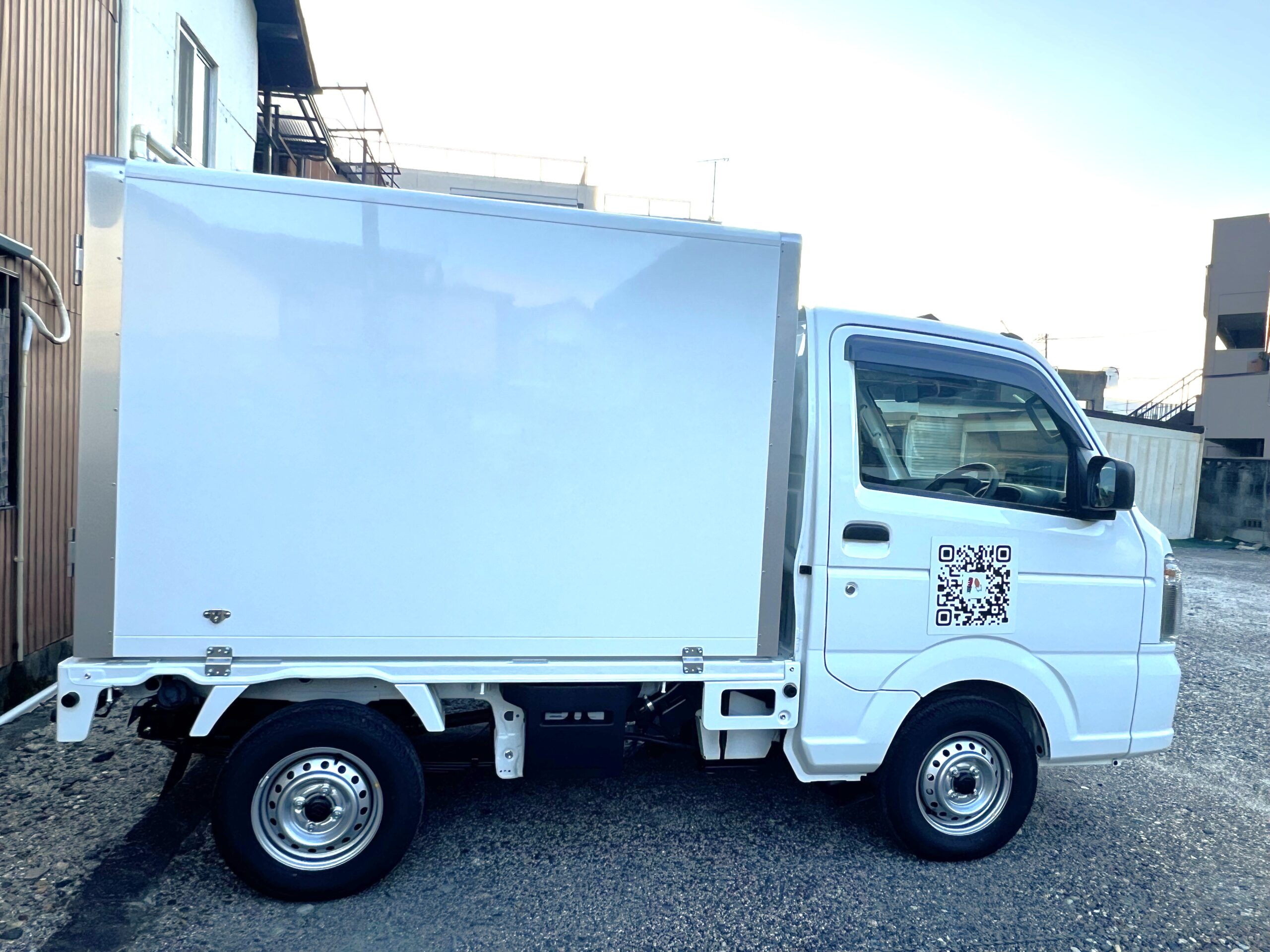 冷蔵冷凍車（3台目）導入のお知らせ